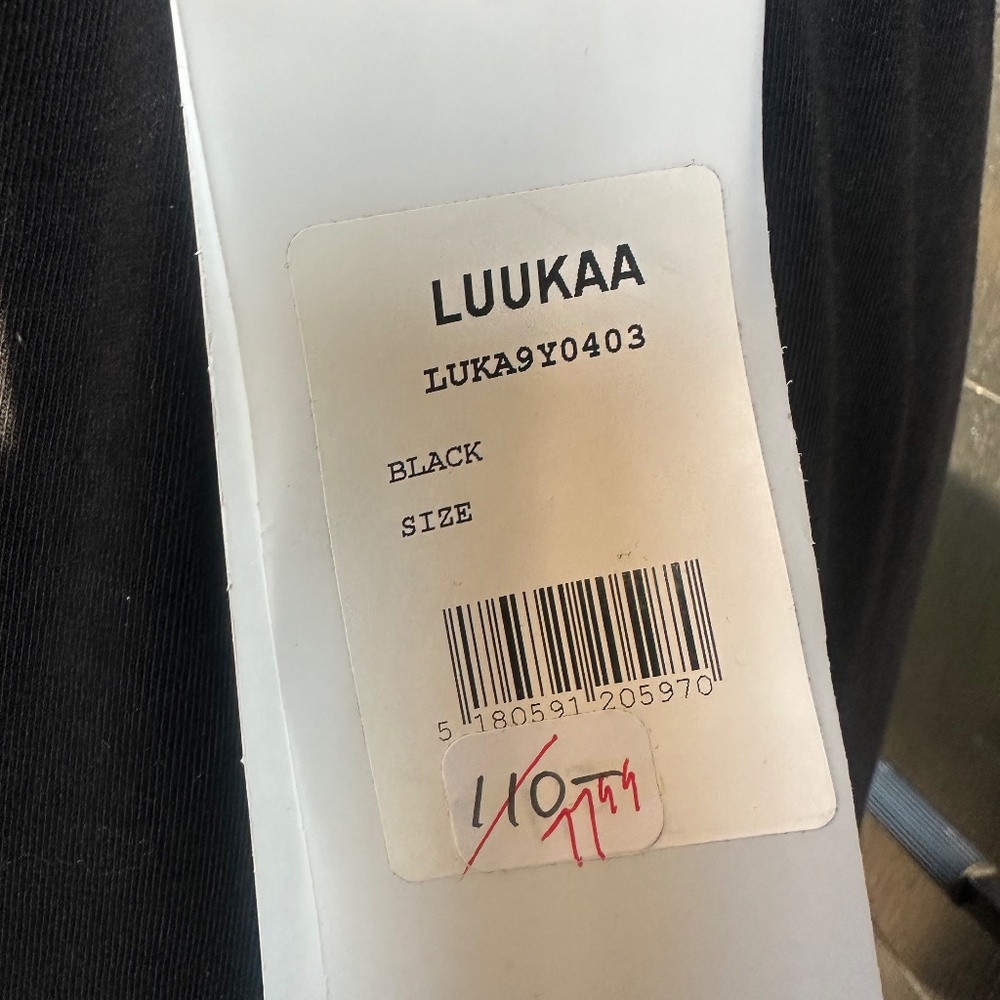 NWT- LUUKAA Skirt- Black, Size US-6 - Picture 4 of 12